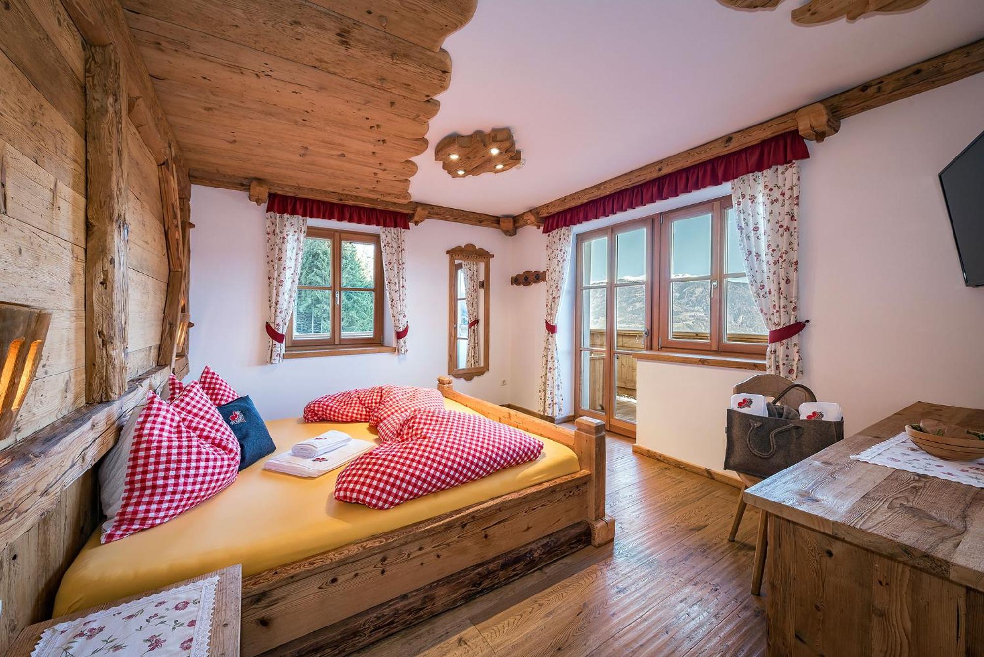 Chalets Almdorf Haidenberg Brunico Szoba fotó