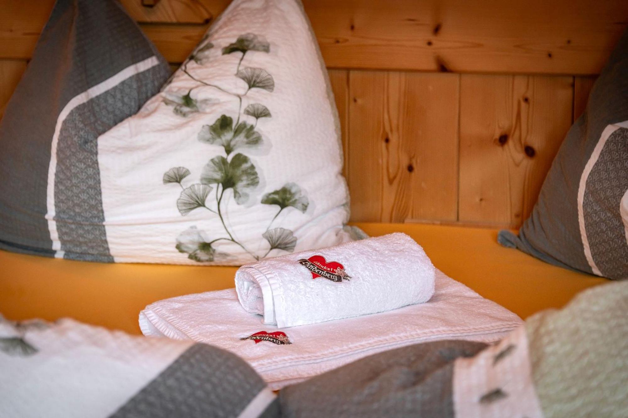 Chalets Almdorf Haidenberg Brunico Szoba fotó