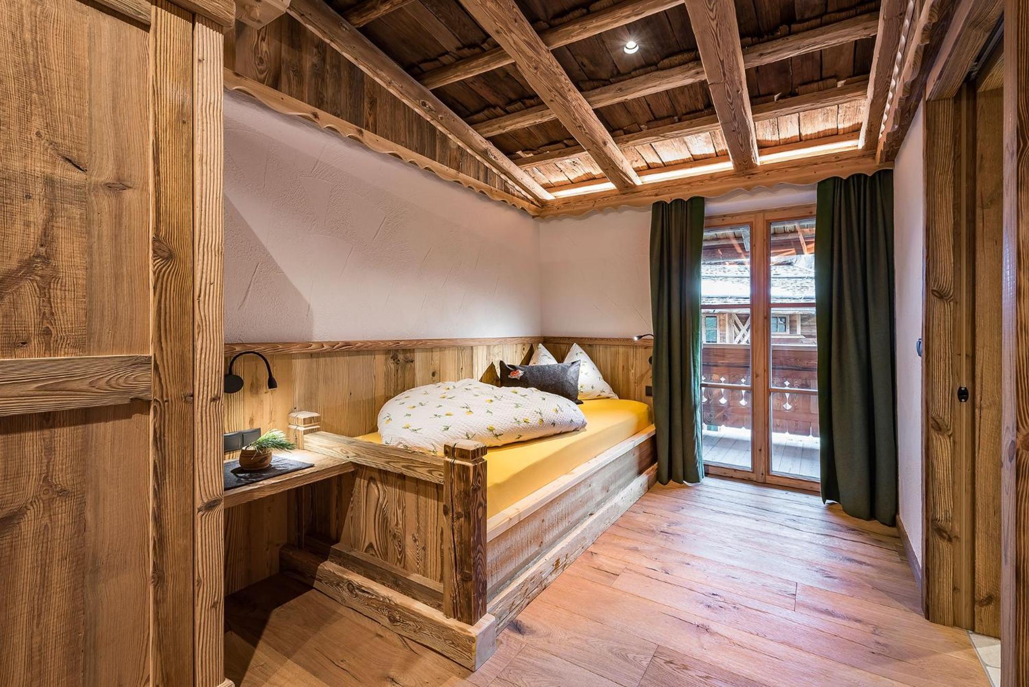 Chalets Almdorf Haidenberg Brunico Szoba fotó